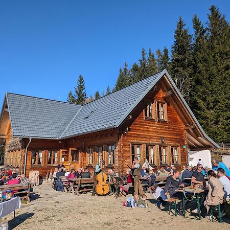 Glatzl Trahuetten Alm Sankt Lorenzen am Wechsel Buitenkant foto